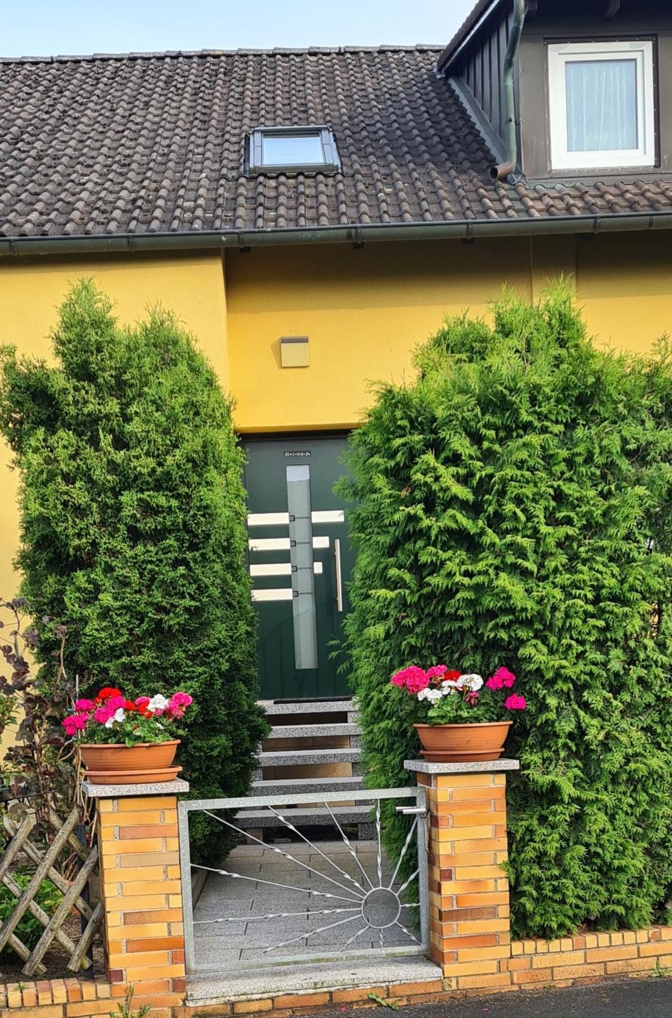 Gemuetliche 120 Qm Ferienwohnung Mit Balkon Adelsdorf Exterior photo