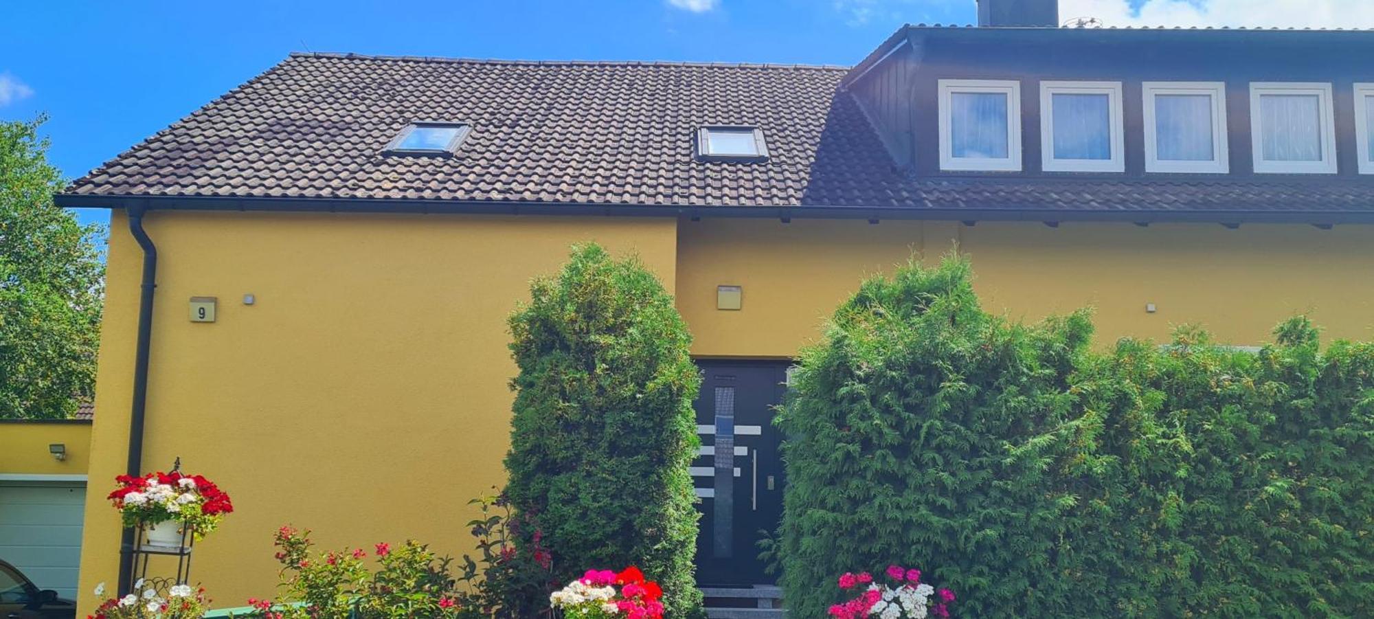 Gemuetliche 120 Qm Ferienwohnung Mit Balkon Adelsdorf Exterior photo